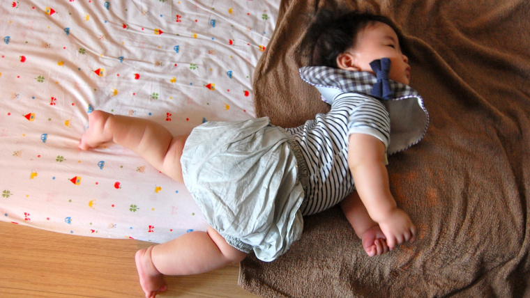 いろんな動きをする赤ちゃんにぴったりの布団とは？